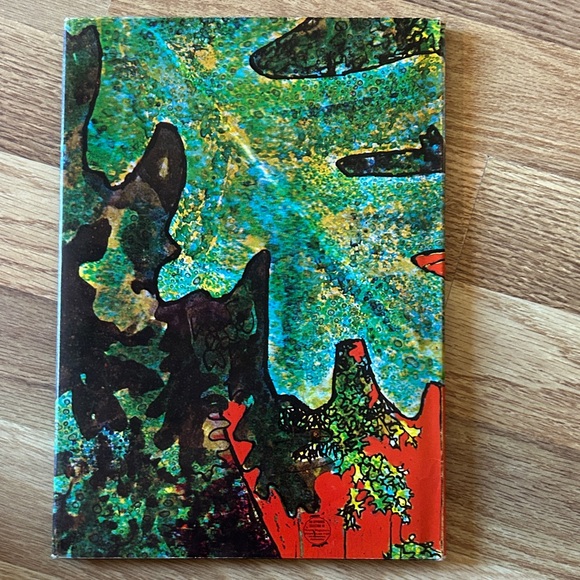 Colorful Illustrated Book - The Wonderful Tree House - Picture 5 of 5